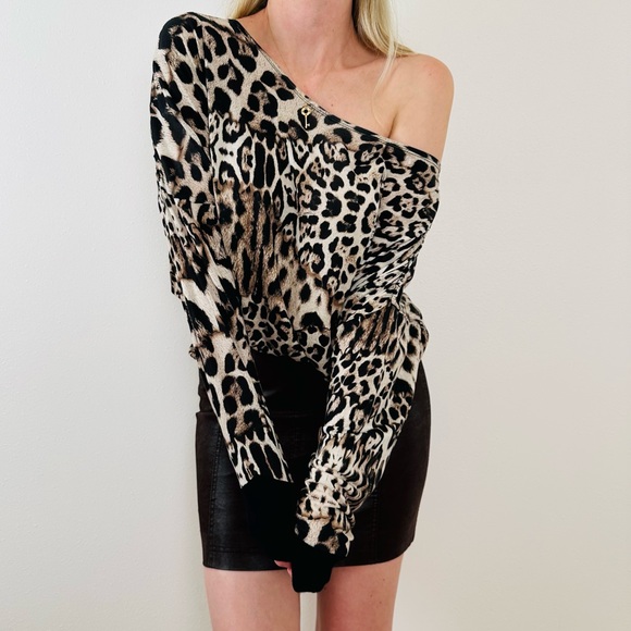 Just Cavalli leopard animal print off shoulder relax fit long sleeve blouse top - Picture 1 of 11